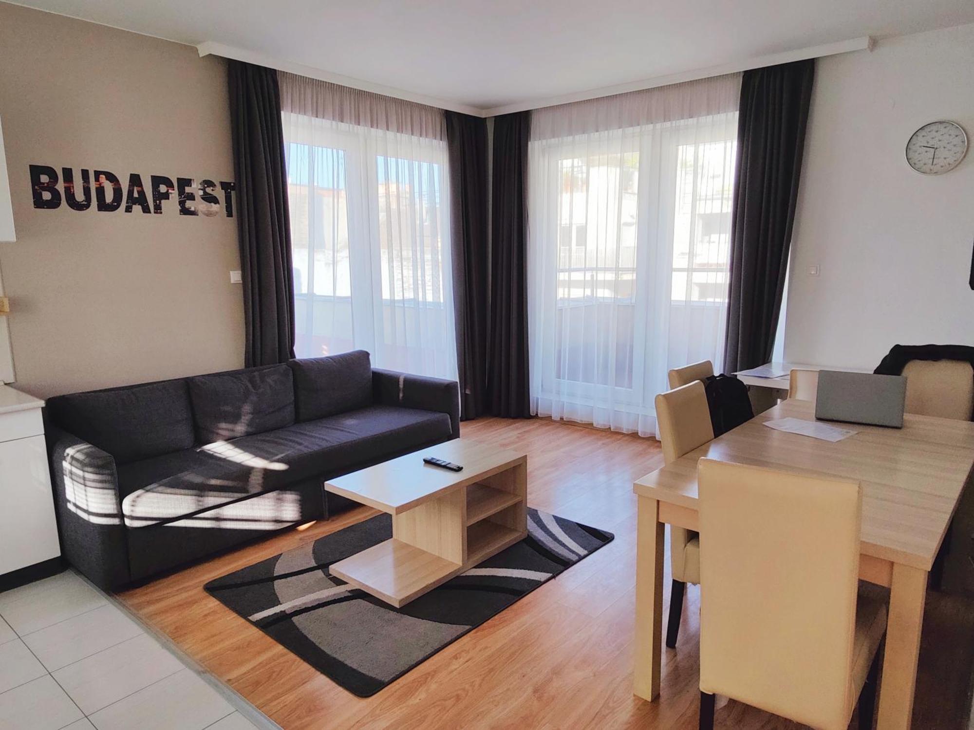 Corvin Plaza Apartments & Suites Budapest Ngoại thất bức ảnh